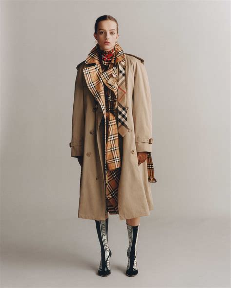 burberry trench coat immagini storiche|burberry trench coat designer.